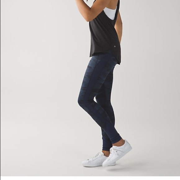 lululemon athletica Pants - RARE lululemon drop it like it’s hot tight camo